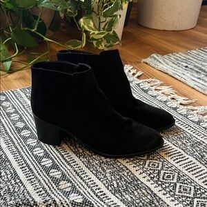 Lulu's Classic Black Ankle Booties